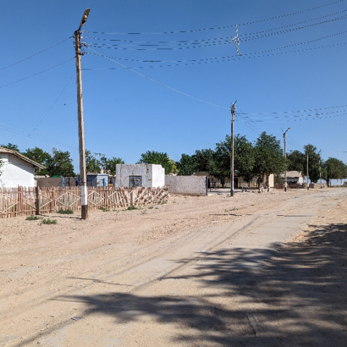 Le Village de Kubla-Oustryurt en plein désert. Mer d'Aral, Village de Kubla-Oustryurt.