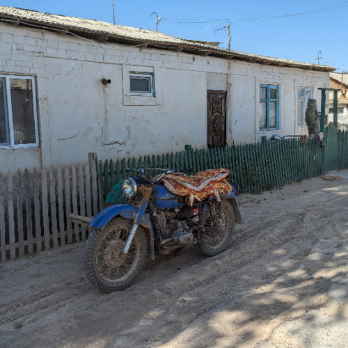 Le Village de Kubla-Oustryurt en plein désert. Mer d'Aral, Village de Kubla-Oustryurt.