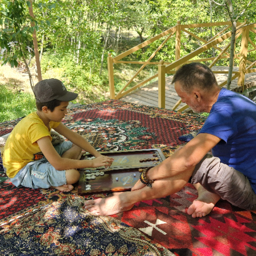 Repos à la fraîcheur au village Hayat. Hayat.
