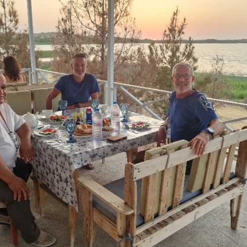 Le dîner en compagnie de Wali notre chauffeur. Lac Aydarkoul.