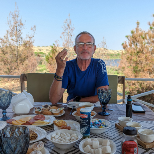 Le petit déjeuner. Lac Aydarkoul.