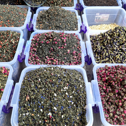 Marché de Boukhara. Tisanes et plantes médicinales. Boukhara.