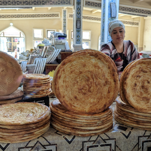 Marché de Boukhara. Pains traditionnels. Boukhara.