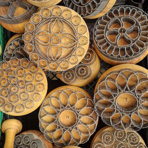 Les tampons pour faire des dessins sur les galettes de pains. Samarcande.