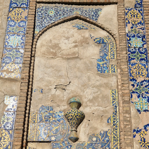 La médersa Abdoullaziz-Khan. Vase du bonheur. Boukhara.