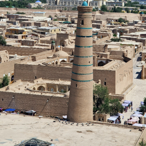 Vue du minaret de la médersa Islam Khodja. Khiva.