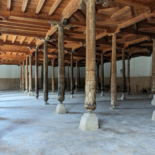 La Mosquée du Vendredi aux 212 colonnes. Khiva.