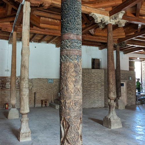 La Mosquée du Vendredi aux 212 colonnes. Khiva.