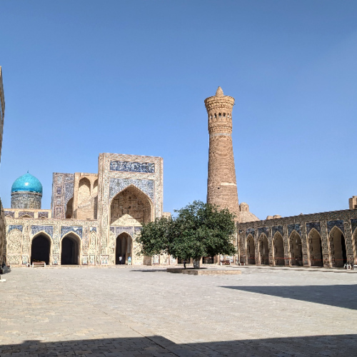 La Mosquée Kalon, la cour intérieure. Boukhara.