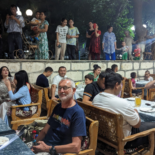 Grosse fête sur la place Lyabi Hauz. Boukhara.