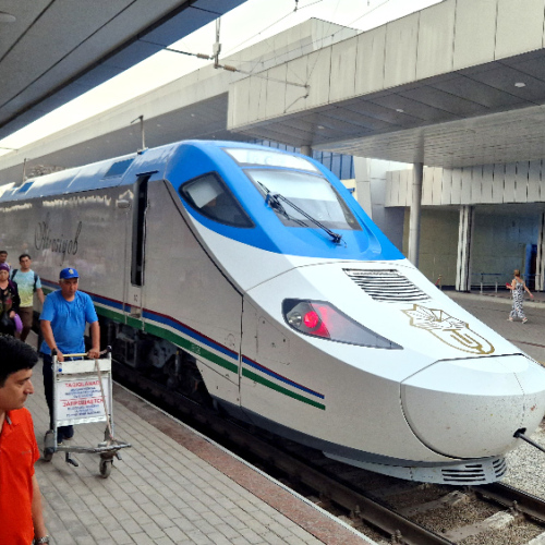 Le TGV Ouzbek. Samarcande.