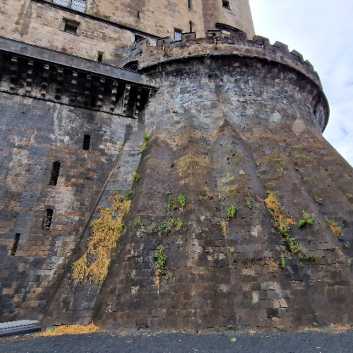 Le Castel Nuovo. Naples