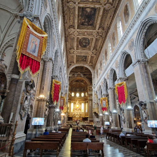 La Cathédrale ou Duomo. Naples