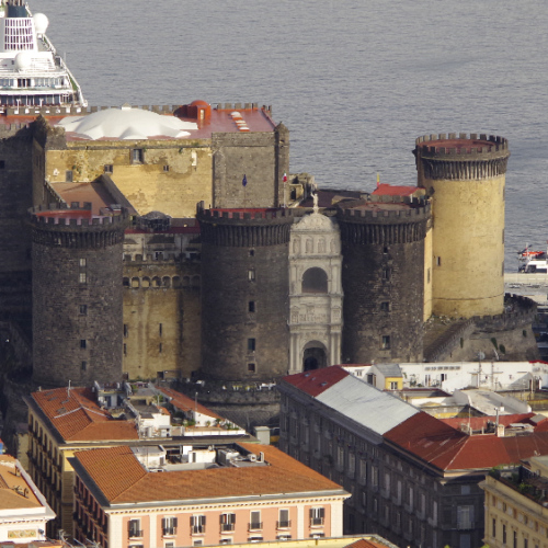 Le Castel Nuovo. Naples