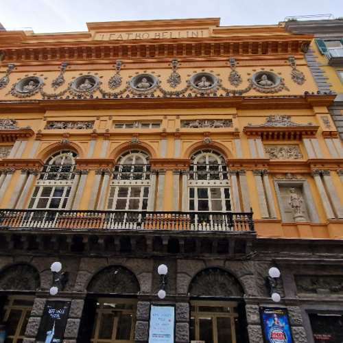 Le théâtre Bellini. Naples
