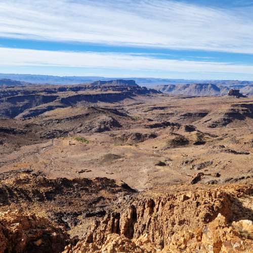 Arrivée sur les crêtes. Six jours de trek dans le Djébel Saghro