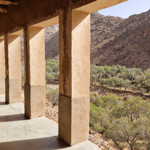 Petit arrêt, nous sommes invités pour un thé. Six jours de trek dans le Djébel Saghro