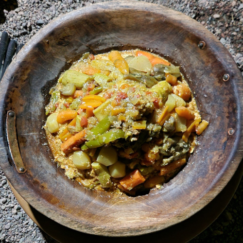 Plat de couscous pour notre repas du soir. Six jours de trek dans le Djébel Saghro