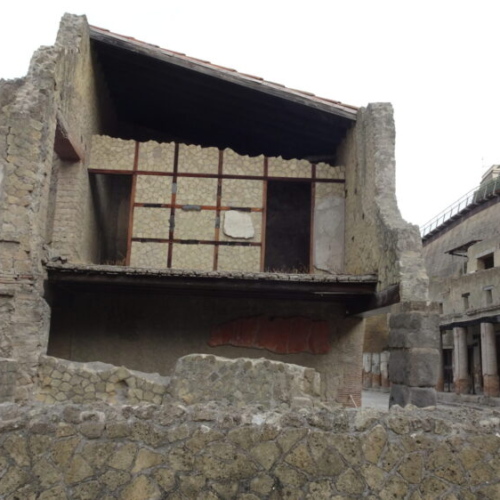 Habitation avec étage préservé. Herculanum
