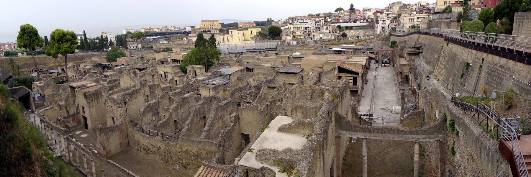 Arrivée sur le site archéologique depuis l'entrée. Herculanum
