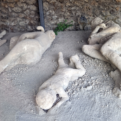 Moulage des corps ensevelis sous la cendre. Pompéi