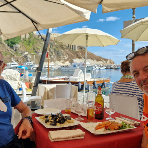 Repas à Marina Corricella. Procida