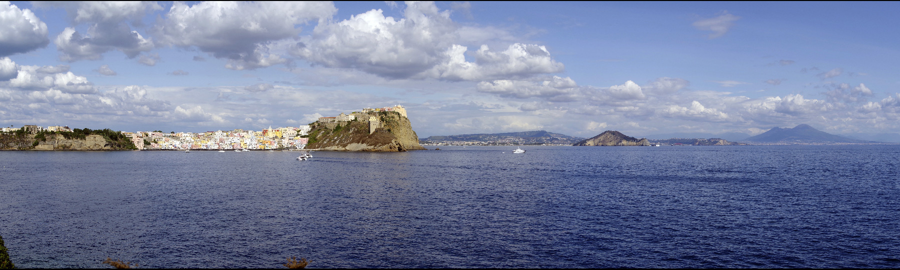Point de vue du petit isthme. Procida
