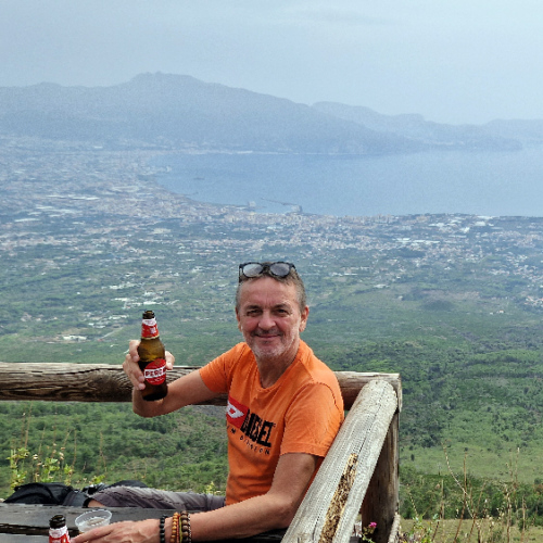 Vue du Vésuve sur la baie de Naples côté Pompéi. Vésuve