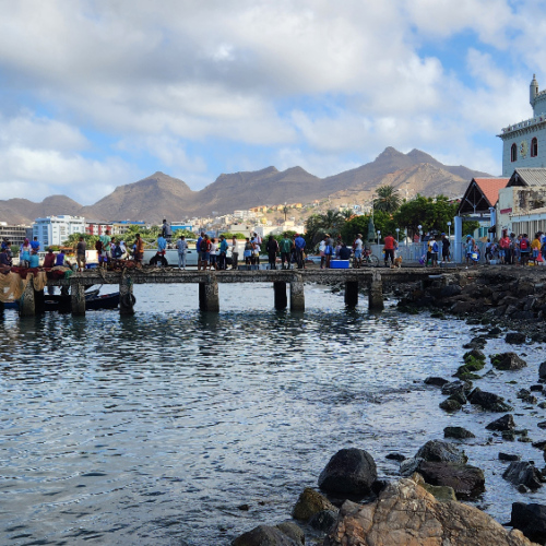 Mindelo, le marché aux poissons, arrivée des pêcheurs. Cap Vert, Soa Vicente, Mindelo