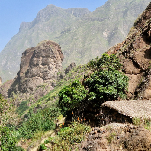 Randonnée hôtel Xoxo. Paysage volcanique. Cap Vert Santo Antao Hotel Xoxo