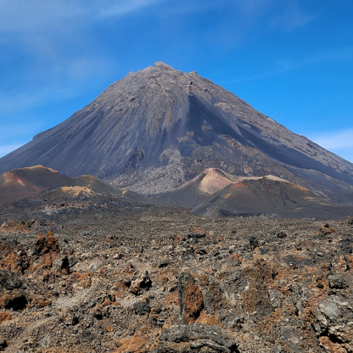 Pico do Fogo et Pequeno Pico. Cap Vert, Fogo, Pico Pequeno.