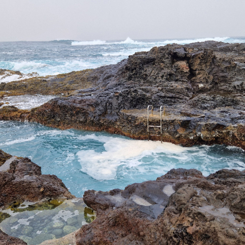 Piscine naturelle à Sinagoga. Cap Vert Santo Antao
