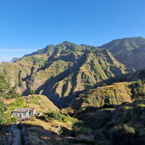 De Cova à Ribeira Grande. Route vertigineuse ! Cap Vert, Santo Antao.