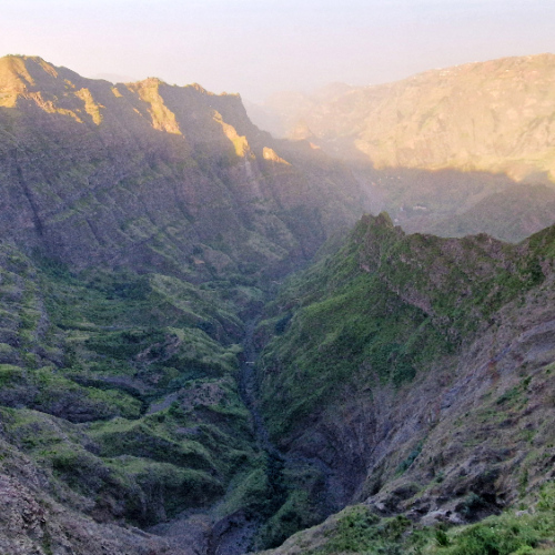 De Cova à Ribeira Grande. Route vertigineuse ! Cap Vert, Santo Antao.