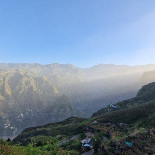 Route de Cova à Ribeira Grande. Cap Vert, Santo Antao.