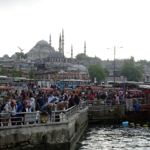 Istanbul, croisière sur le Bosphore. Départ de notre croisière. Istanbul, croisière sur le Bosphore.