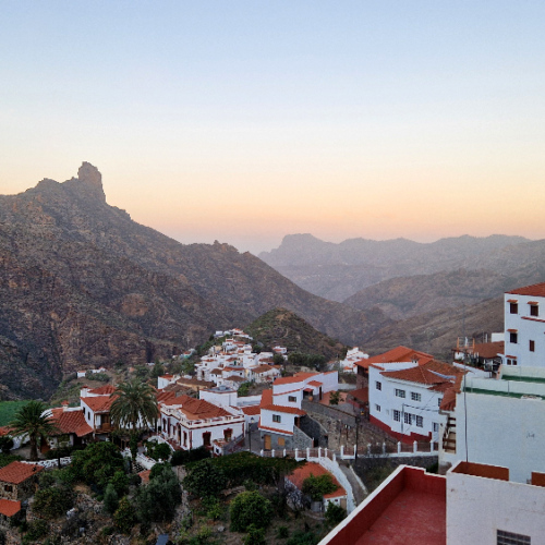 Départ de Tejeda. Grande Canarie, Roque Nublo.