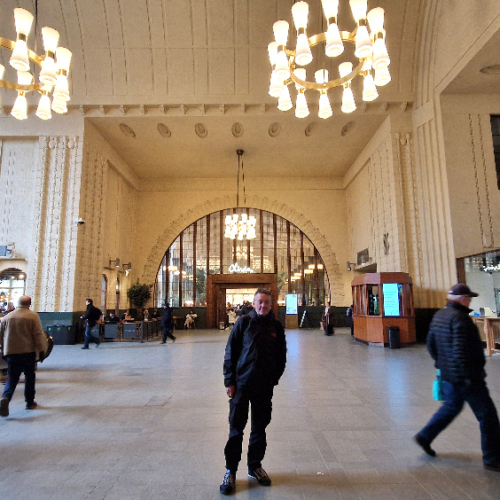 Helsinki, La gare Rautatieasema Jarnvagsstation. Helsinki.