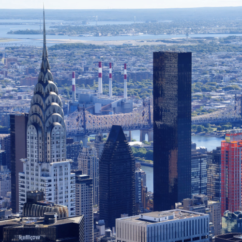 Vue panoramique de l'Empire State building sur Manhattan et le Chrysler Building. Vue panoramique de l'Empire State building sur Manhattan et le Chrysler Building.