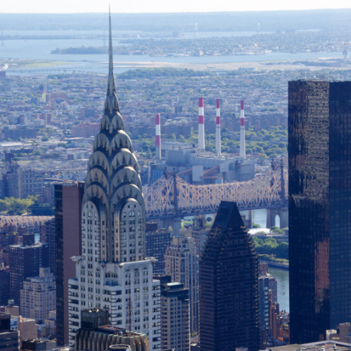 Vue panoramique de l'Empire State building sur Manhattan et le Chrysler Building. Vue panoramique de l'Empire State building sur Manhattan et le Chrysler Building.