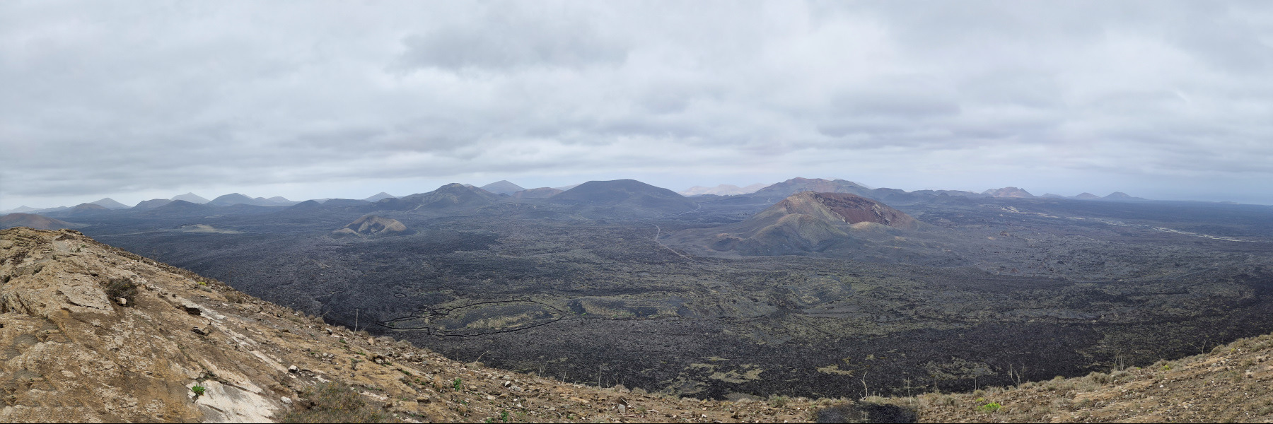 Lanzarote, Caldera Blanca. Lanzarote, Caldera Blanca.