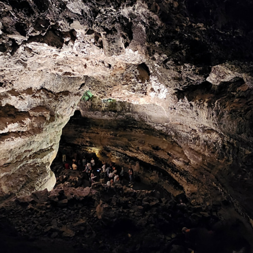 Cheminement dans Cueva de los Verdes. Lanzarote, Cueva de los Verdes.