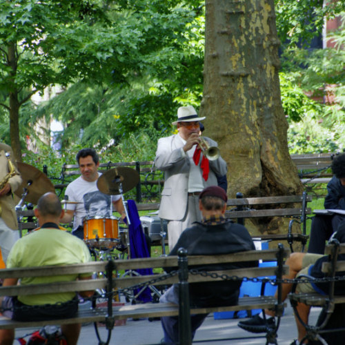 Groupe jazz dans un parc. Groupe jazz dans un parc.