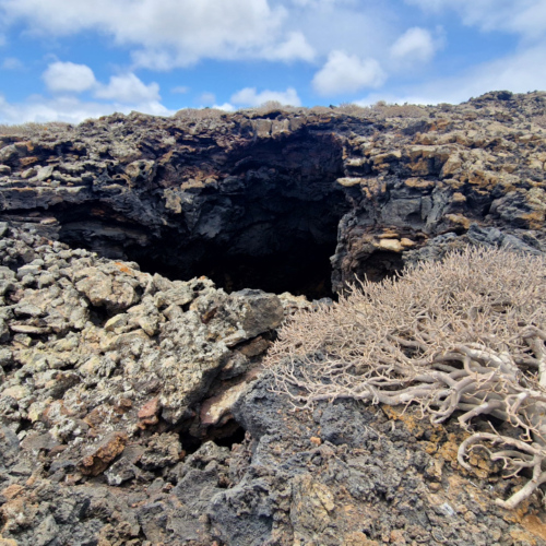 Balade en bord de mer à El Golfo. Tunnel de lave. Lanzarote, El Golfo.