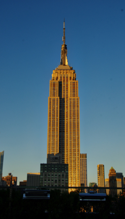 Empire State Building au coucher de soleil. Empire State Building au coucher de soleil.