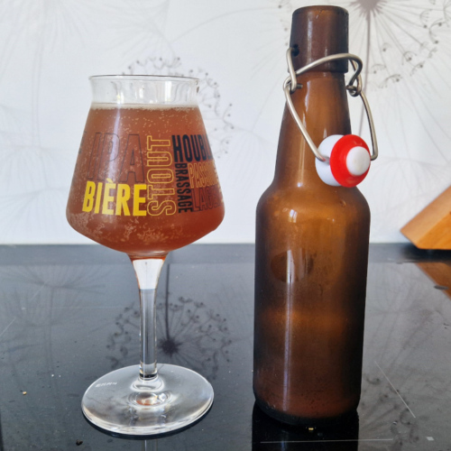 Première dégustation, quelques améliorations à apporter, mais pas mal ... Fabrication Bière.