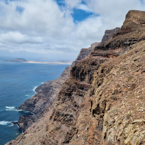 Parcours sur les hauteurs des falaises de Famara. Lanzarote, Les falaises de Famara.