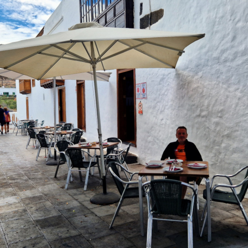 Balade dans Haria. Déjeuner à La Sociedad. Lanzarote, Village Haria.