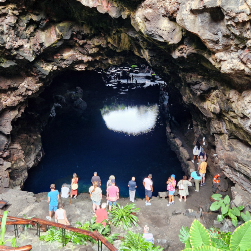 Entrée dans la tunnel de lave à Jameos del Agua. Lanzarote, Jameos del Agua.
