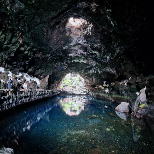Dans le tunnel de lave. Lanzarote, Jameos del Agua.